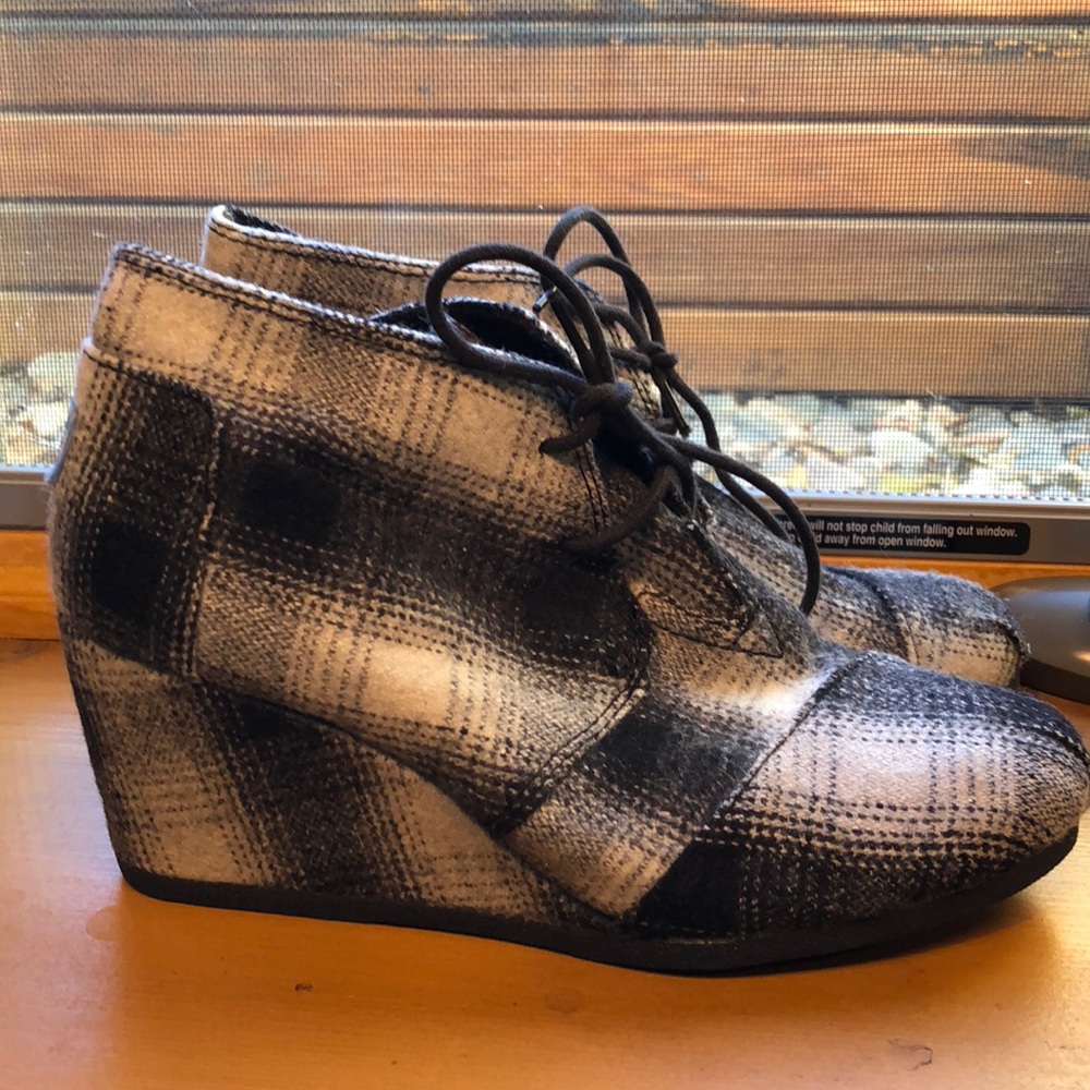 Toms shoes